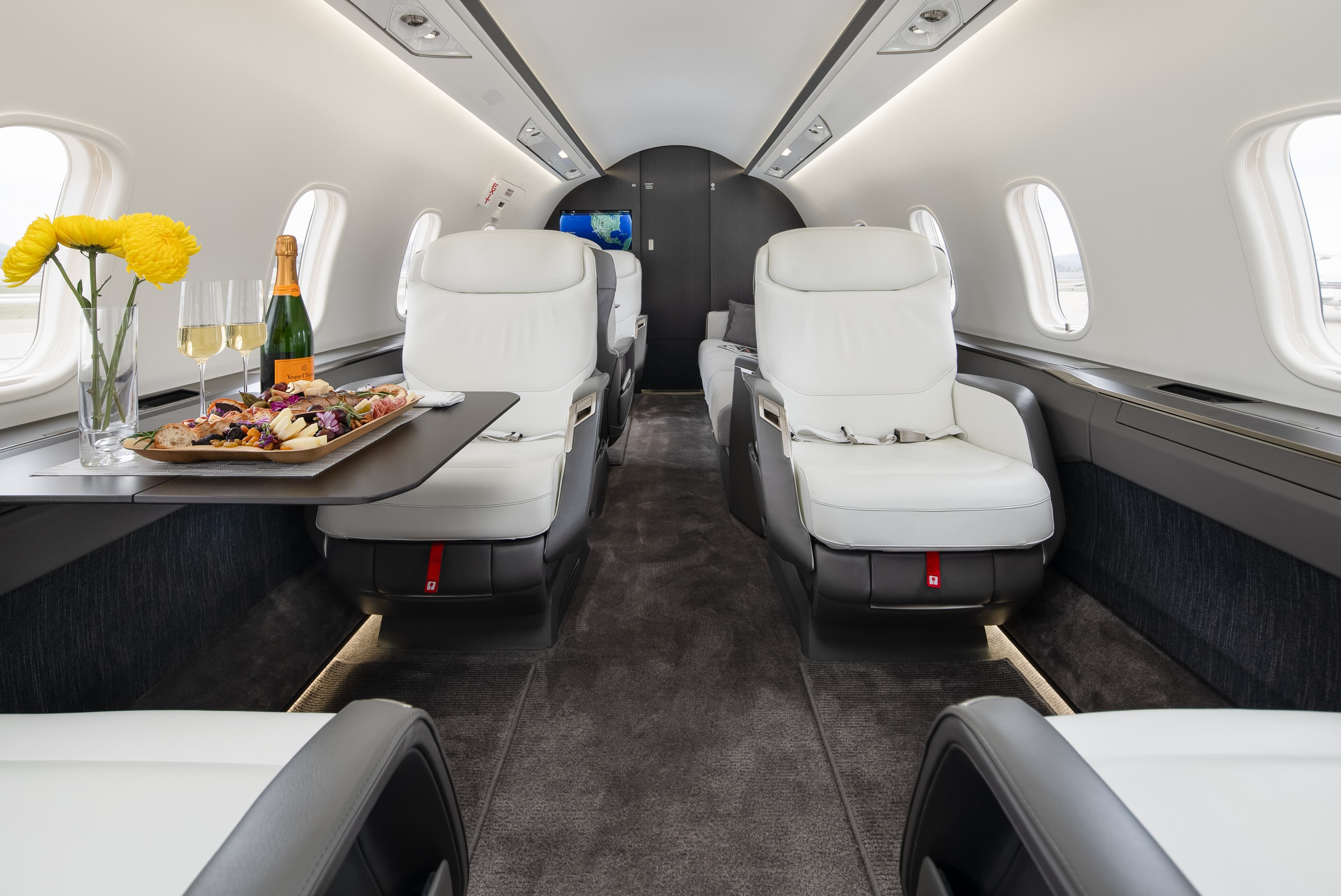 Bombardier Challenger 3500 - image 2