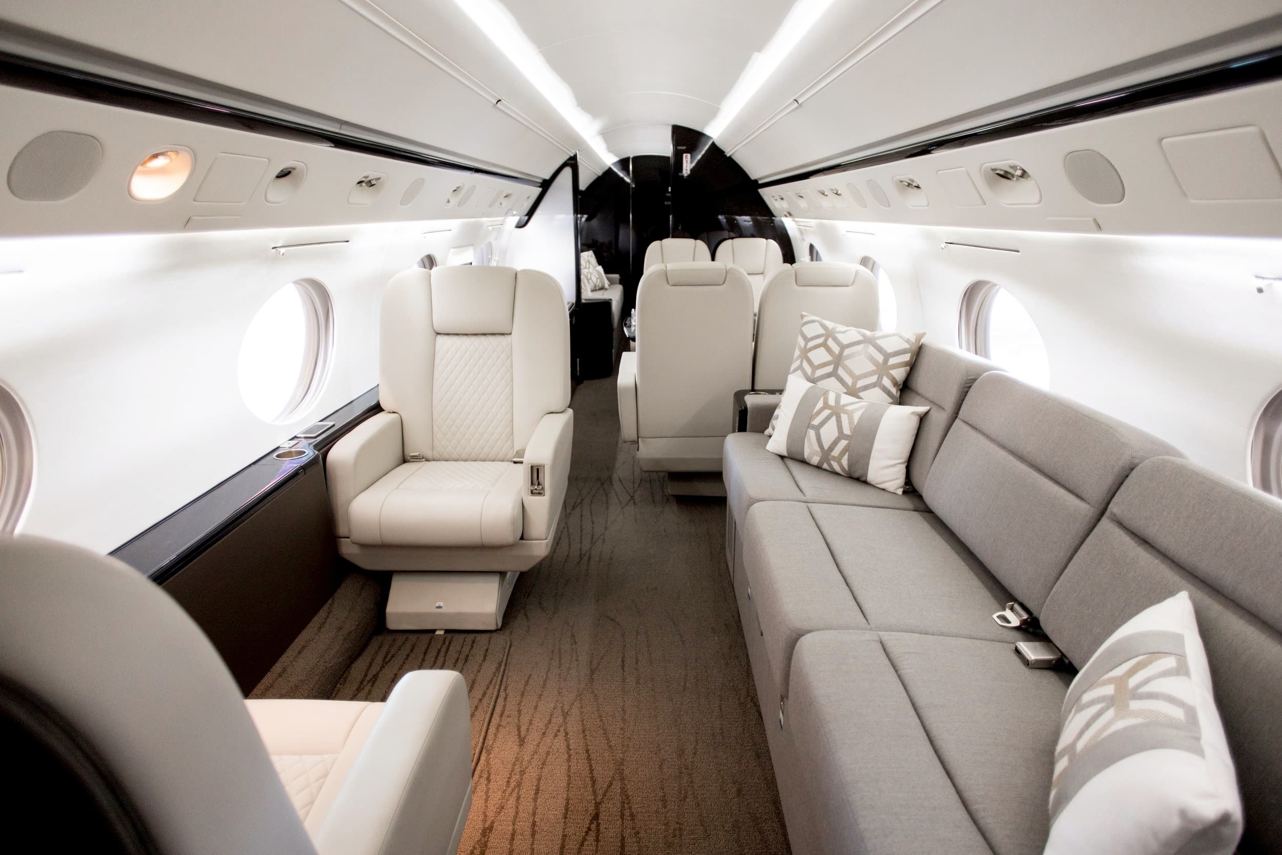 Gulfstream IV - image 4