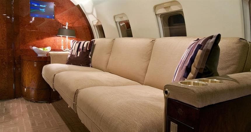 Bombardier Challenger 604 - image 6