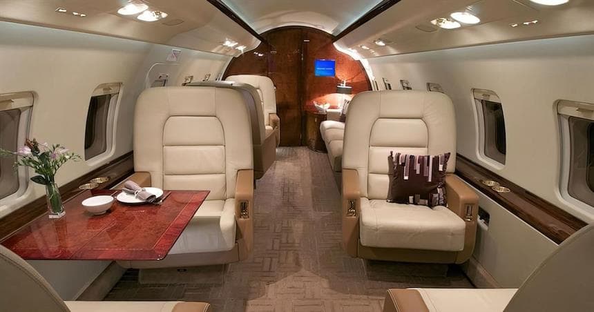 Bombardier Challenger 604 - image 5