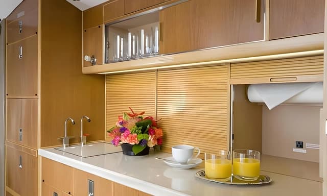 Bombardier Challenger 601-3A - image 4