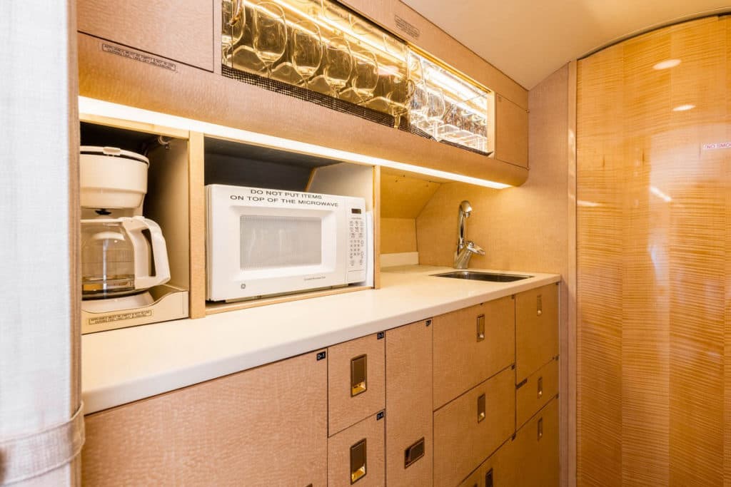 Gulfstream IV - image 7