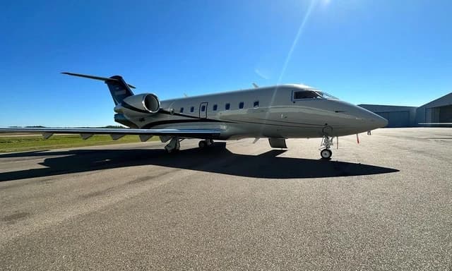 Bombardier Challenger 601-3A - image 1