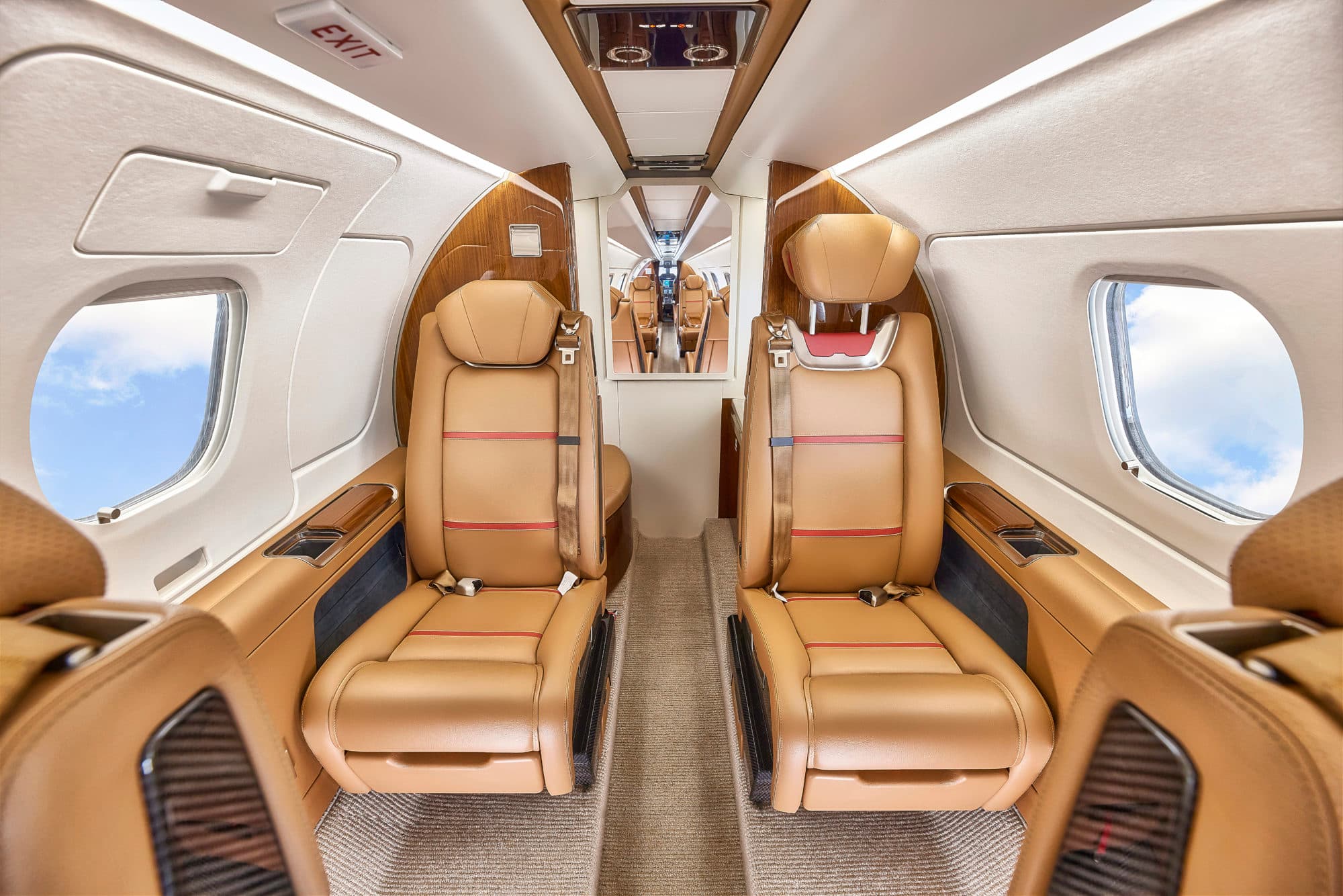 Embraer Phenom 300 - image 3
