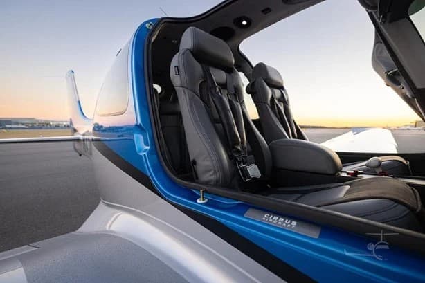 Cirrus SR22T - image 2