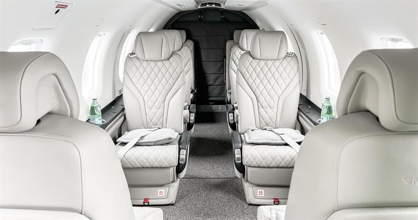 Pilatus PC 12 - image 2