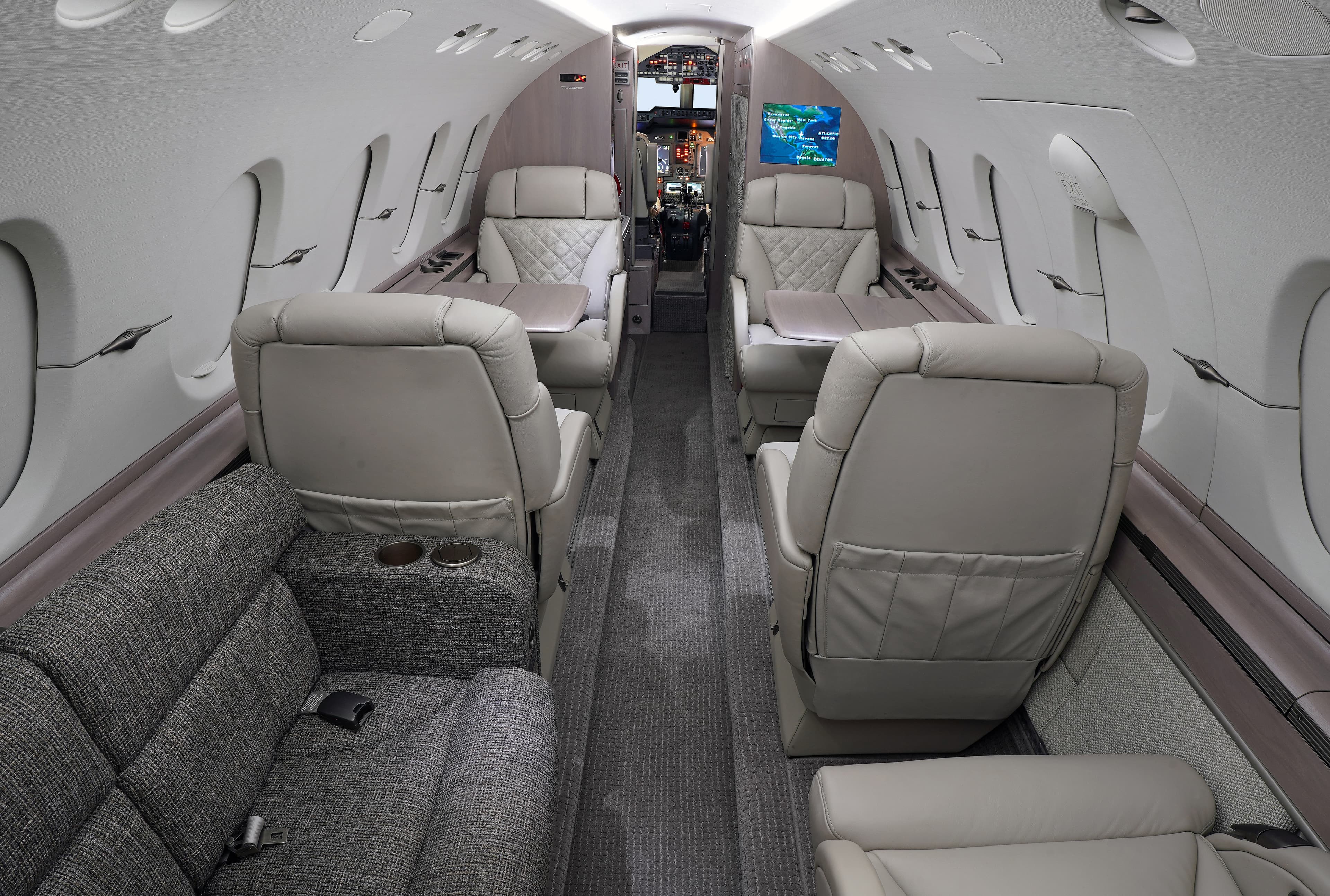 Beechcraft Hawker 850XP - image 3